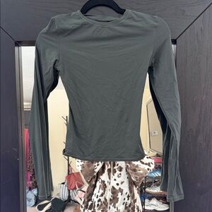 skims Long Sleeve Women's Top